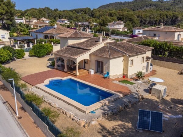 3 Bedroom villa for sale, Las Laderas – 5 mins. from Arenal Beach