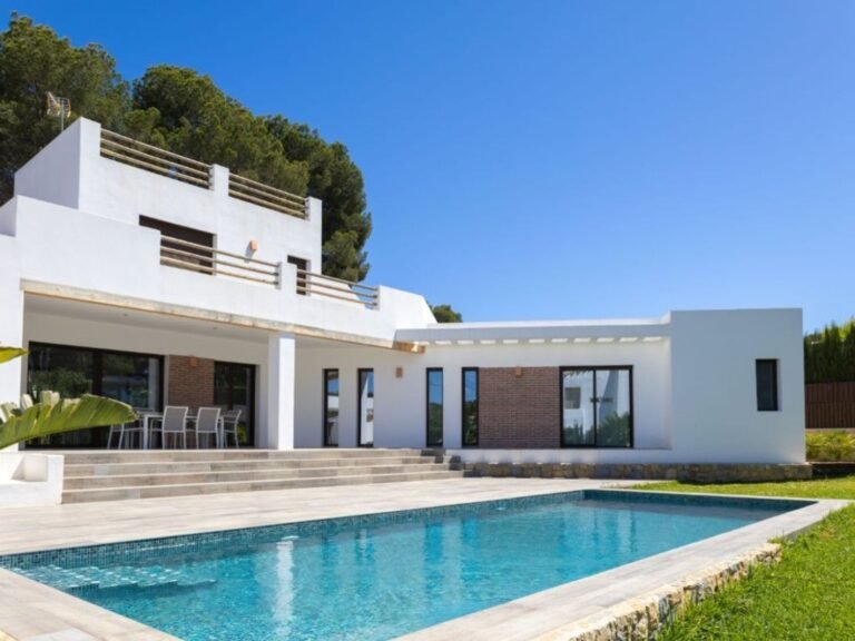 Modern villa by the sea for sale in Javea photo 2