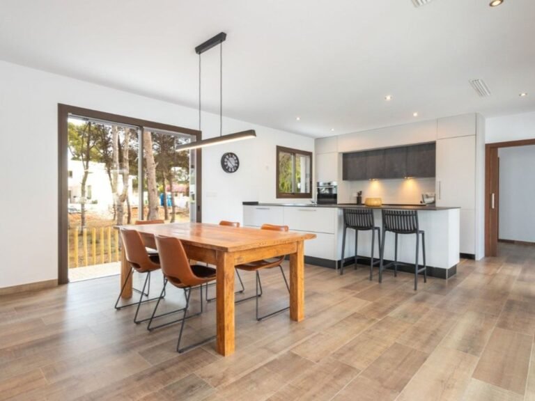 Modern villa by the sea for sale in Javea photo 4