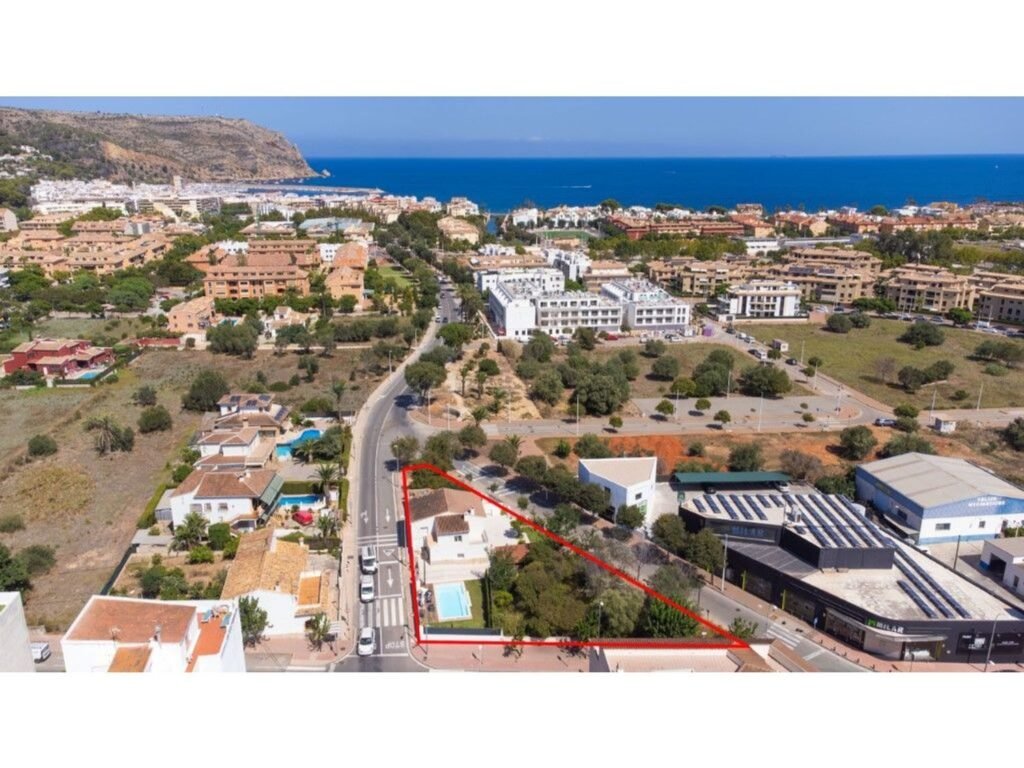 Urban plot for sale in Javea.