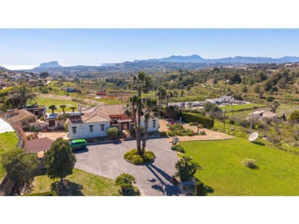 Finca Style Villa with Panoramic Sea Views in Benitachell