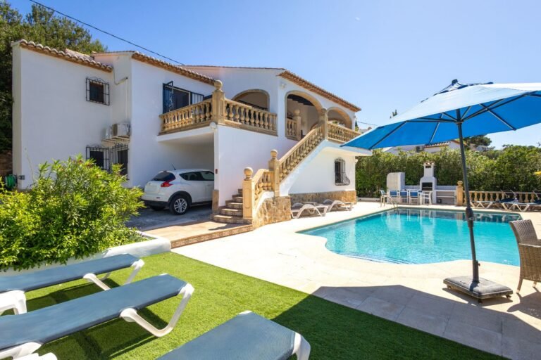 Villa for sale in Javea with 5 bedrooms, located in Tosalet III photo 3