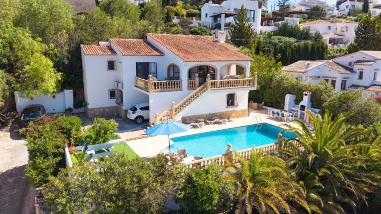Villa for sale in Javea with 5 bedrooms, located in Tosalet III photo 2
