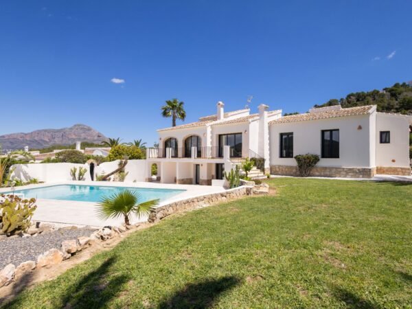 Spectacular Modern Villa for Sale in Jávea.