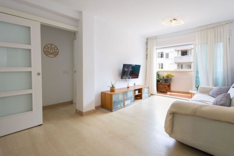Renovated apartment for sale near the beach in Jávea. photo 5