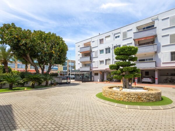 Renovated apartment for sale near the beach in Jávea.