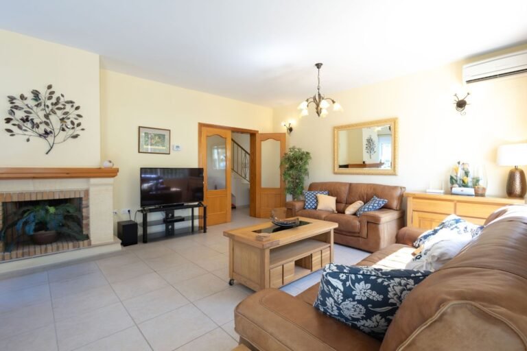 Modern 3-Bed Villa for Sale in Las Laderas, Javea photo 5
