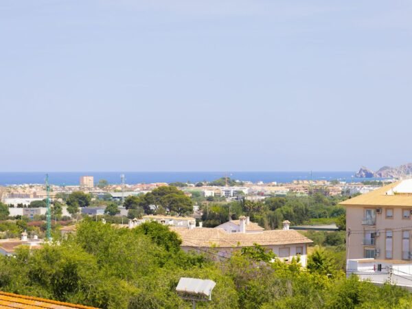 Spacious apartment for sale in Jávea.