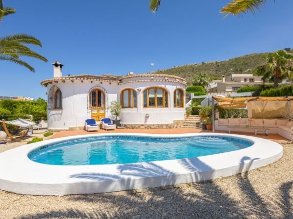 Villa for Sale with Pool in Calistros, Benitachell