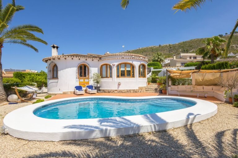 Villa for Sale with Pool in Calistros, Benitachell