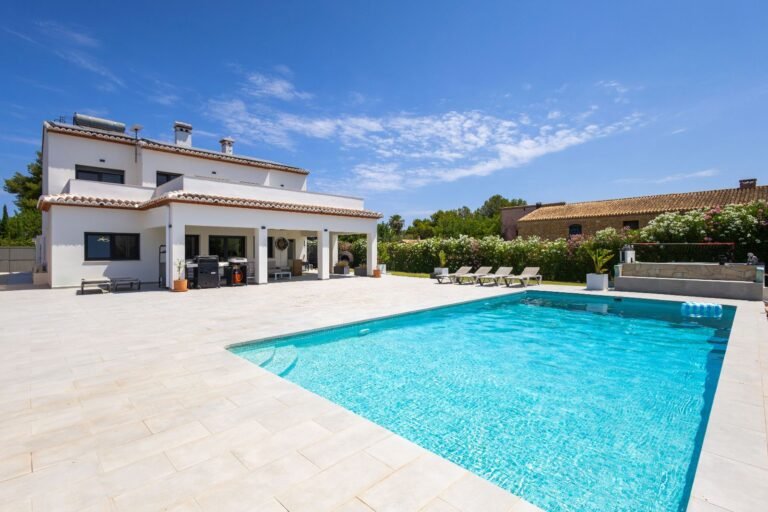 Large modern villa for sale in Jávea. photo 2