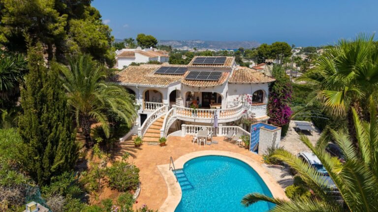 Mediterranean villa for sale in Jávea photo 2
