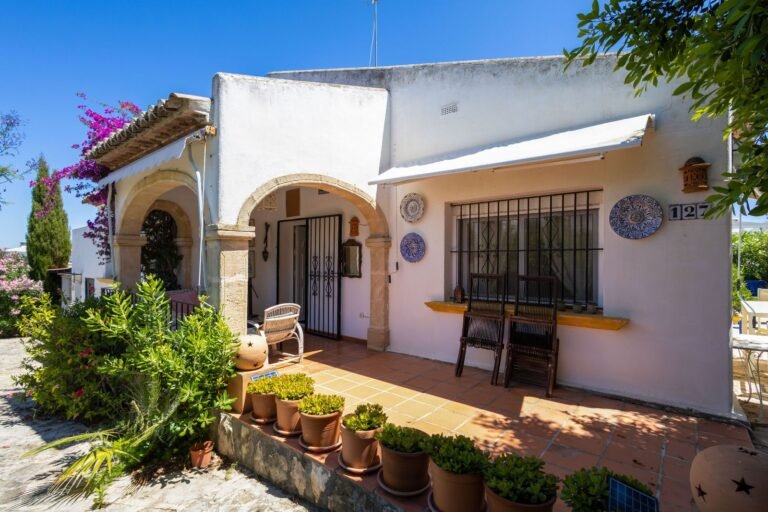 House for sale with 2+1 bedrooms in Pinosol near Arenal, Jávea photo 2