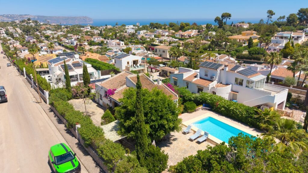 House for sale with 2+1 bedrooms in Pinosol near Arenal, Jávea