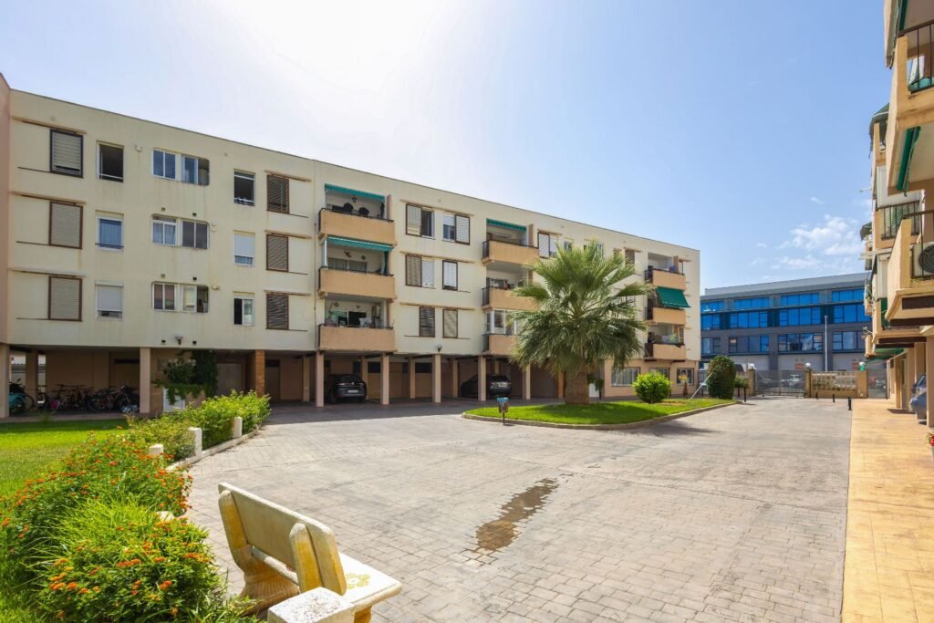 Top floor apartment for sale near Arenal Beach, Javea