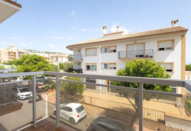 Three-bedroom apartment for sale in Jávea. photo 3