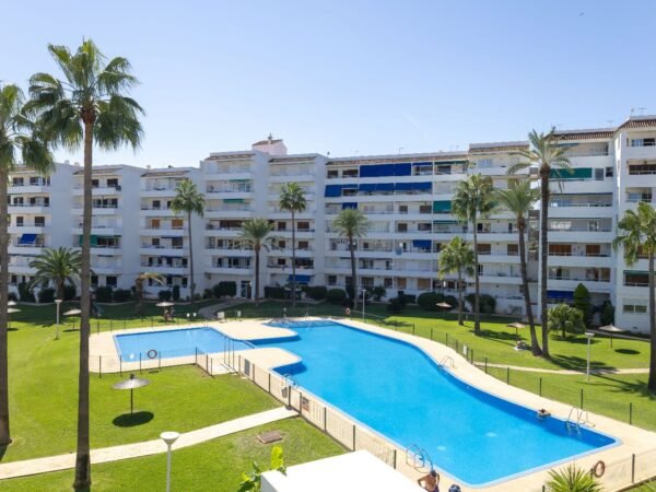 Penthouse for Sale in Don Pepe, Jávea: 3 Bedrooms, Large Terrace, and Open Views