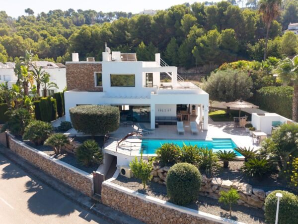 Timeless villa for sale in Javea: near the Arenal Beach